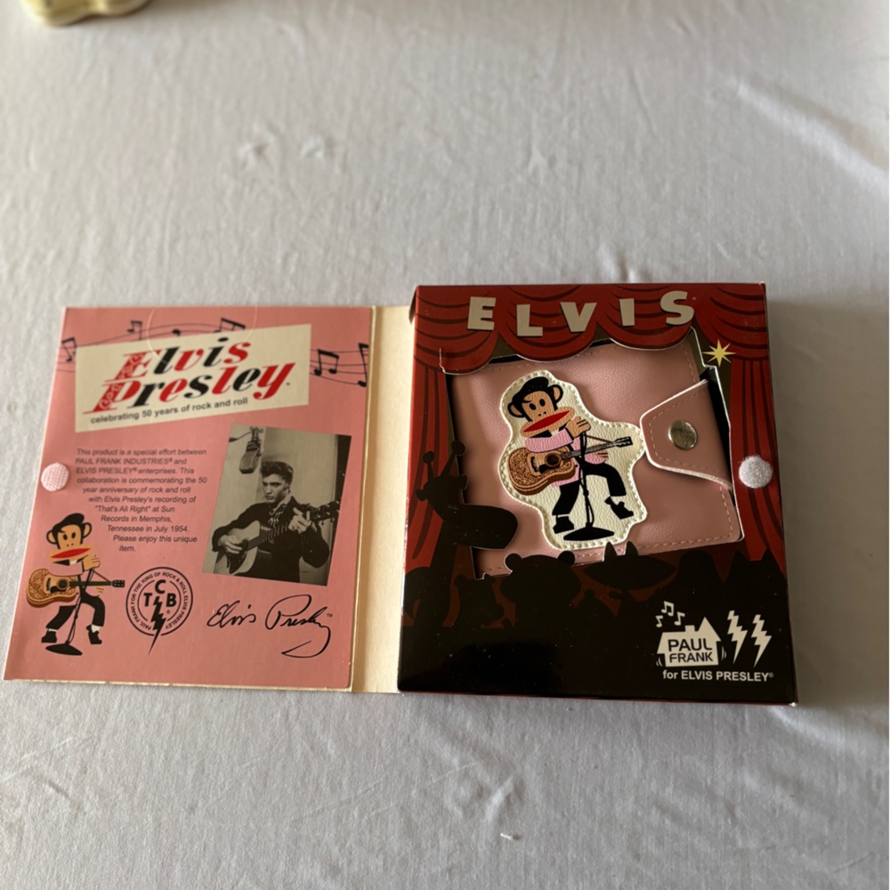 Paul Frank Elvis Julius Graphic Wallet — Pink, Green, Black, White - Picture 3 of 7